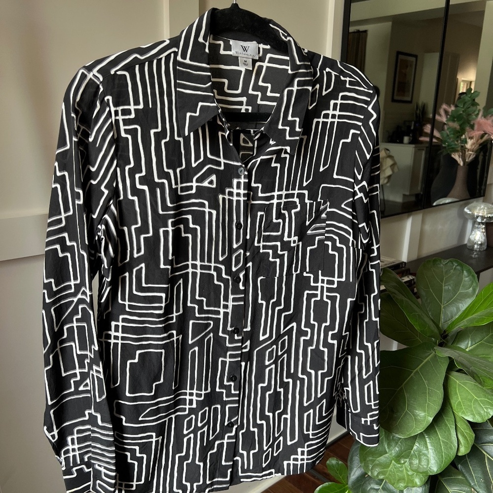 Worthington Black and White Abstract Pattern M Button Up Blouse